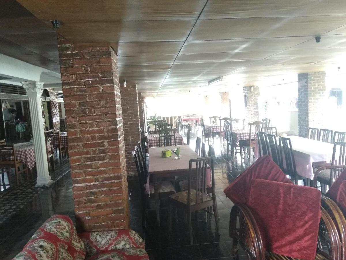 Bernard Guest House&Resto RedPartner Ambarita Esterno foto