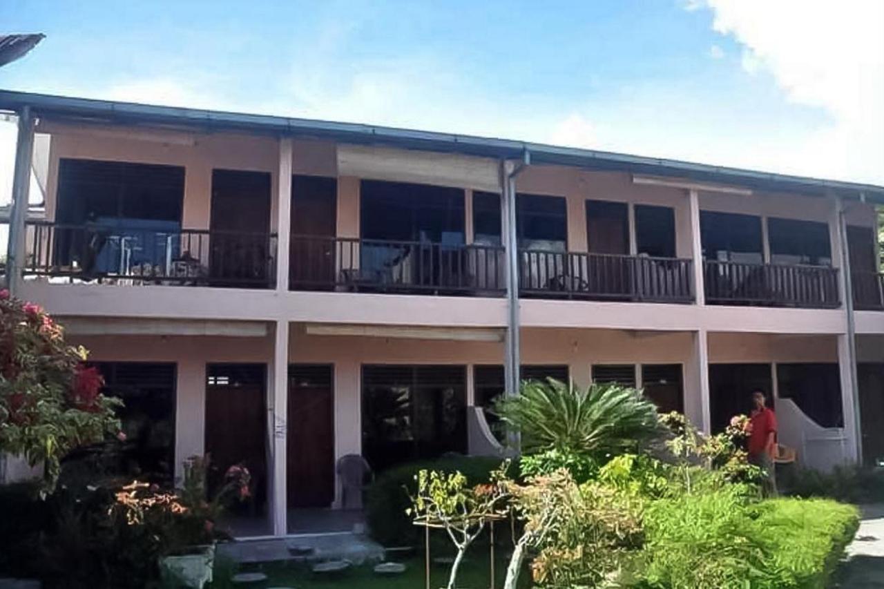 Bernard Guest House&Resto RedPartner Ambarita Esterno foto
