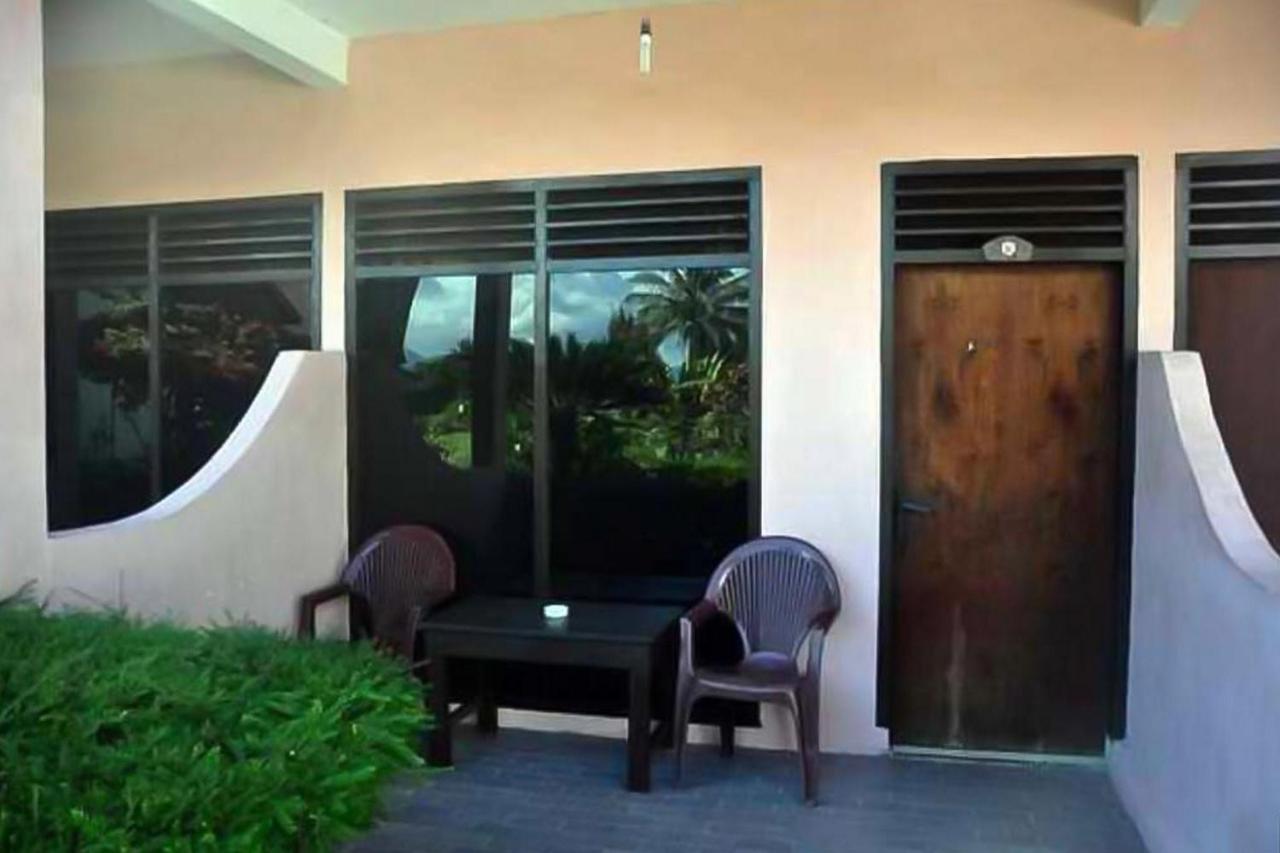 Bernard Guest House&Resto RedPartner Ambarita Esterno foto